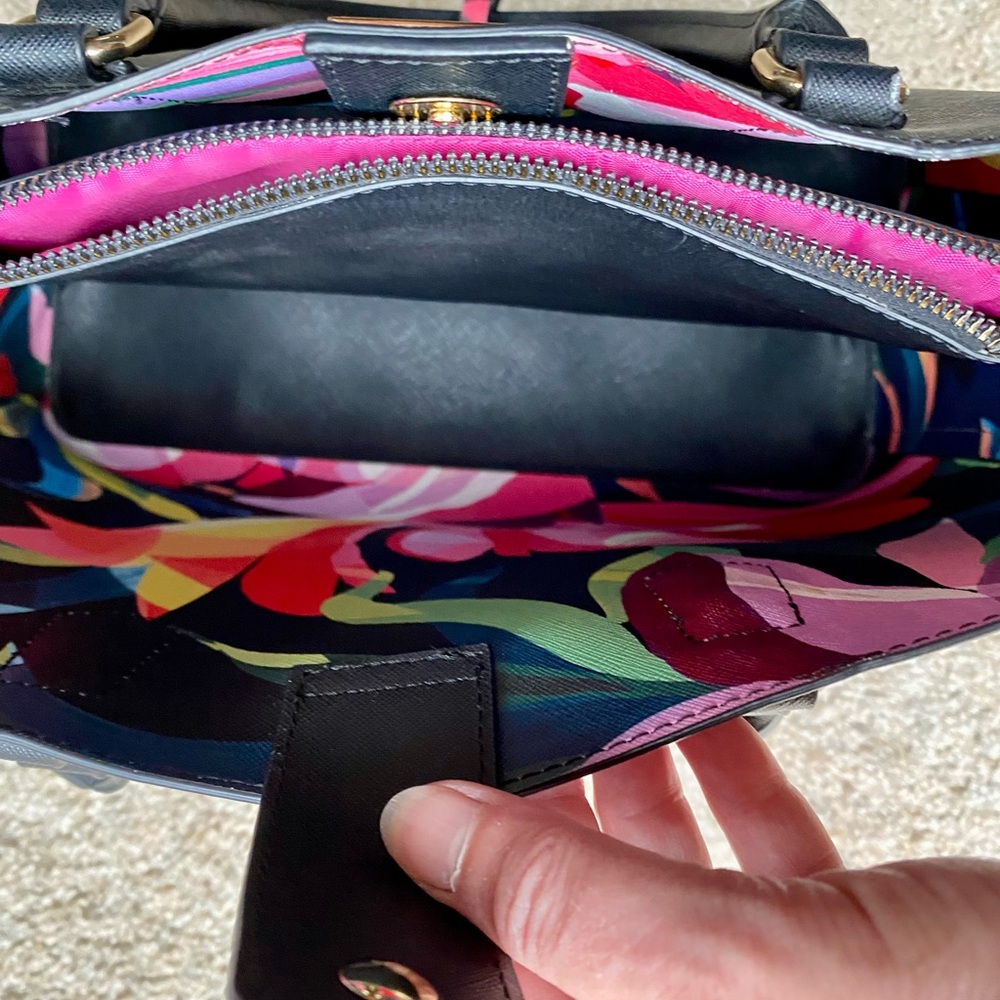 Trina Turk Bag - Picture 11 of 16